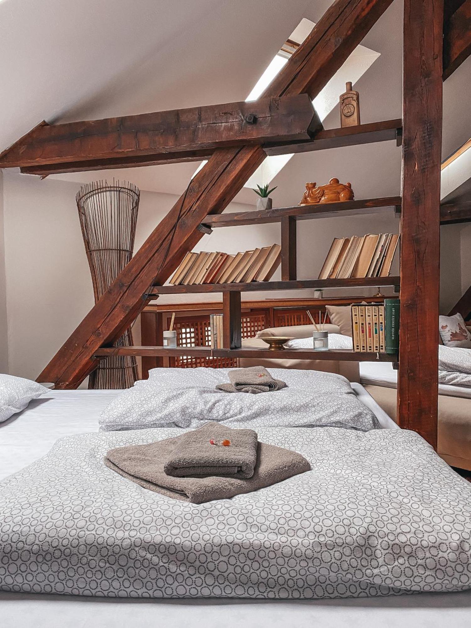 Blue Lotus Apartments Братислава Экстерьер фото
